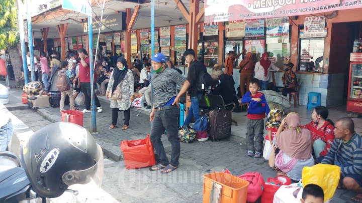 Terminal AKAP Kalideres Dipadati Pemudik Lebaran