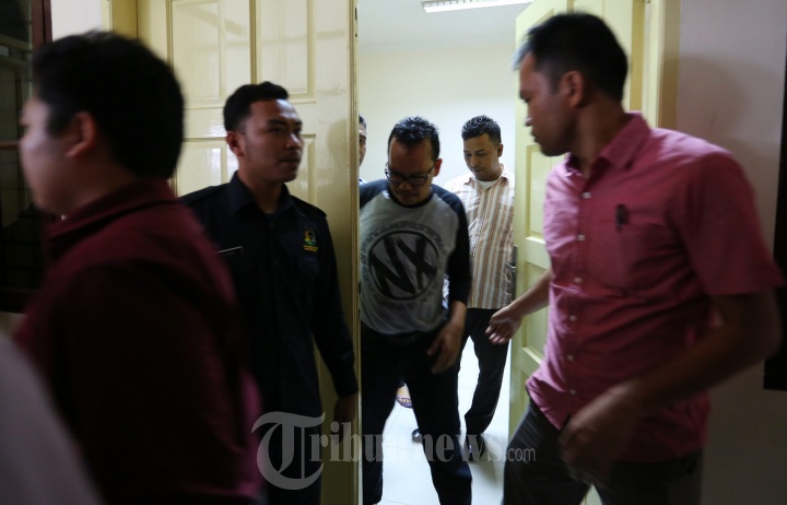 Tersangka Ramadhan Pohan Dibawa Polda Sumut
