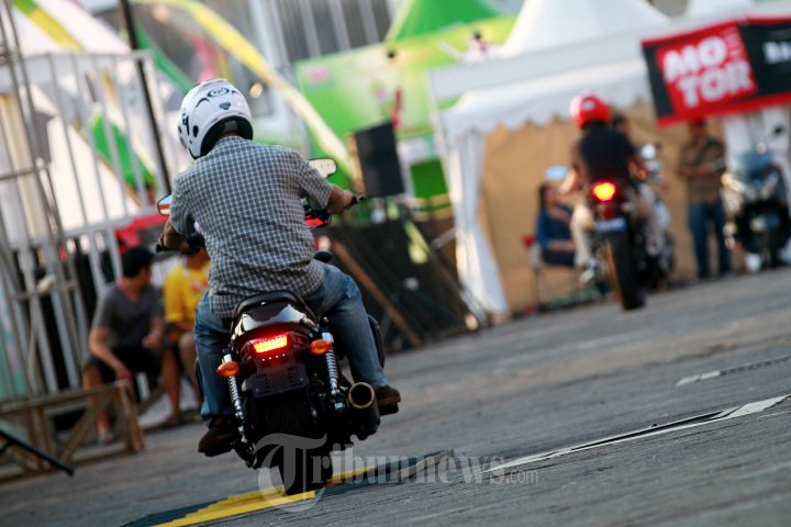 Test Ride Sepeda Motor di Ajang IIMS 2015