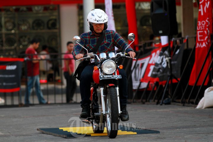 Test Ride Sepeda Motor di Ajang IIMS 2015
