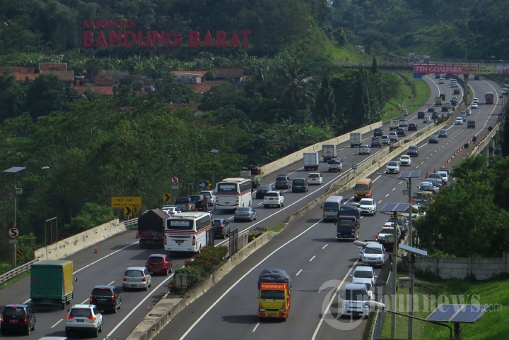 Tiang Penyangga Jembatan Cisomang Tol Cipularang Bergeser