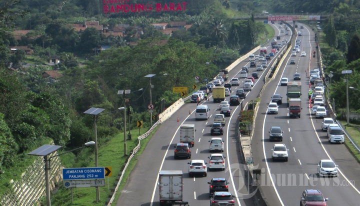 Tiang Penyangga Jembatan Cisomang Tol Cipularang Bergeser