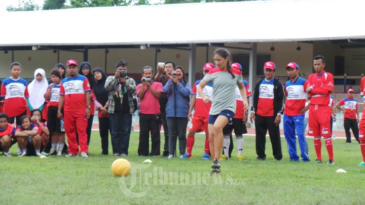 Tiffany Marie Roberts Sahaydak Pemain Bola Wanita