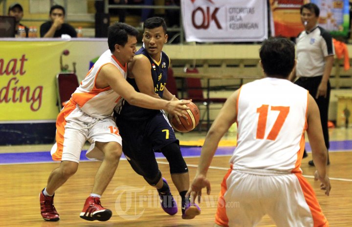Tim Bola Basket Bank BJB Juara Perbanas Cup Jabar 2015