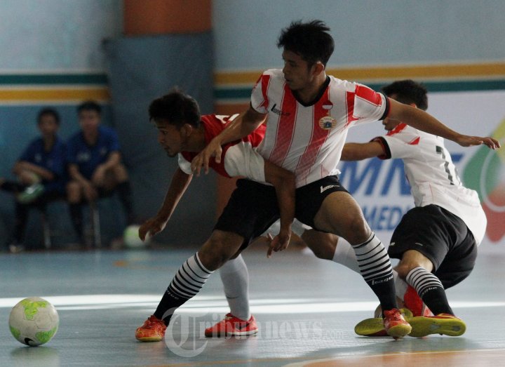 Tim Futsal Persija melawan Tim Futsal Biang Bola