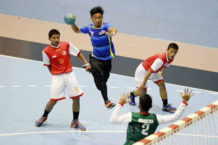Tim Handball Putra Indonesia kalah melawan Malaysia