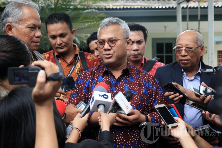 Tim Hukum PDIP Temui Pimpinan KPU
