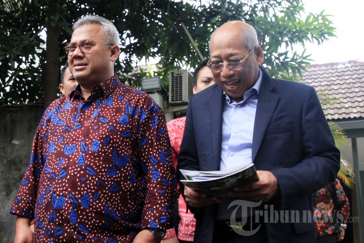 Tim Hukum PDIP Temui Pimpinan KPU