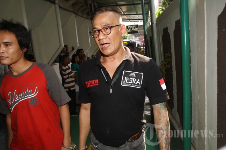 Tio Pakusadewo Jalani Sidang Dakwaan