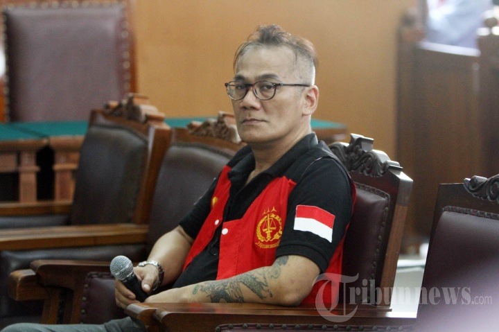 Tio Pakusadewo Jalani Sidang Dakwaan
