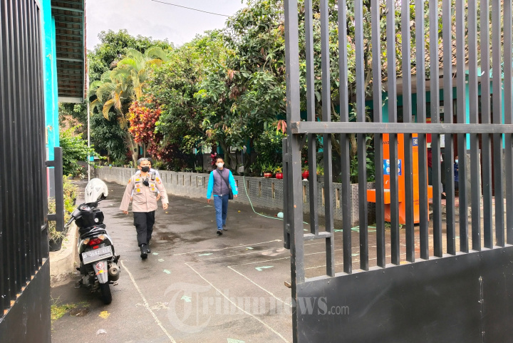 TKP dan Rumah Duka Guru Perempuan Ditusuk Mantan Suaminya