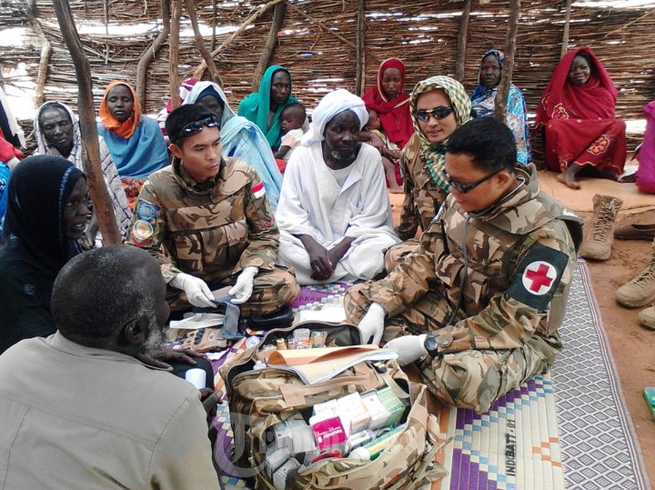 TNI Gelar Pengobatan Massal Gratis di Darfur Barat
