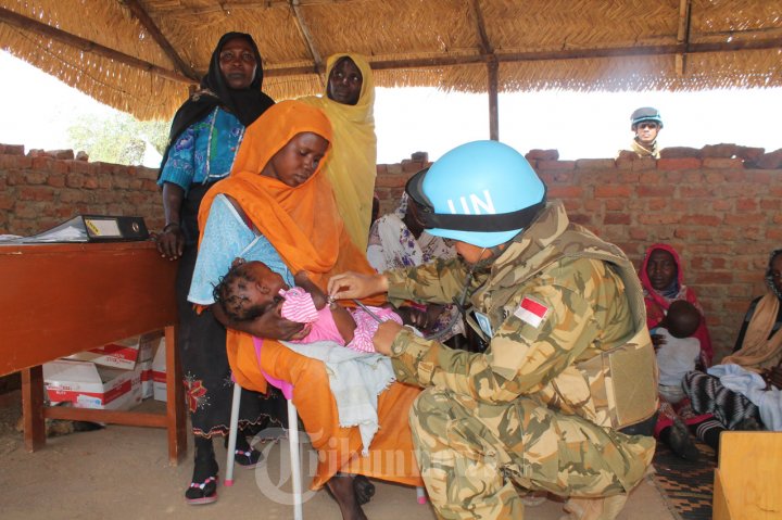TNI Gelar Pengobatan Massal Gratis di Darfur Barat