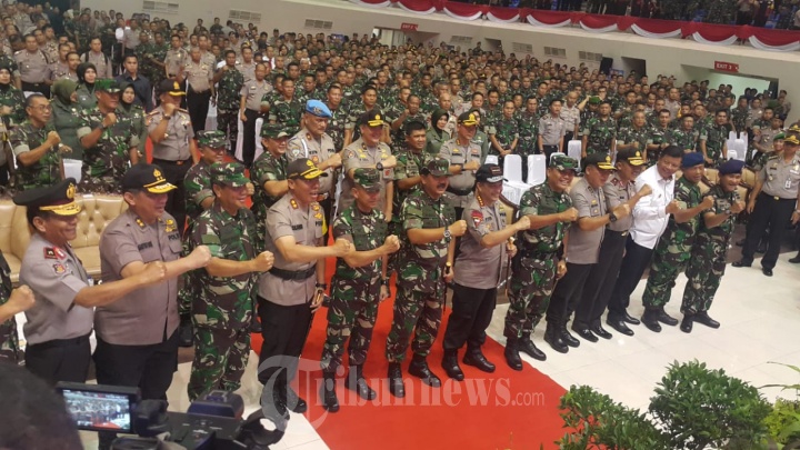 TNI-Polri Motivator Perekat Persatuan dan Kesatuan
