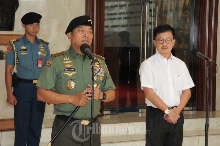 TNI Terima Hibah Keramik Dari Arwana Citramulia