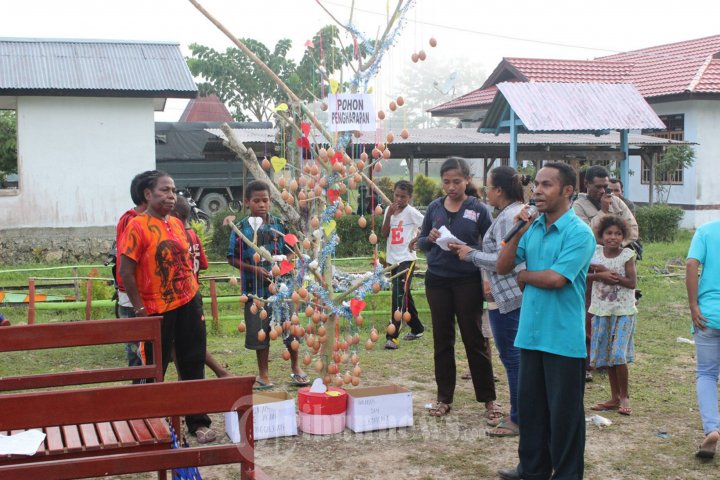 TNI Yonif-400 Rayakan Paskah di Papua