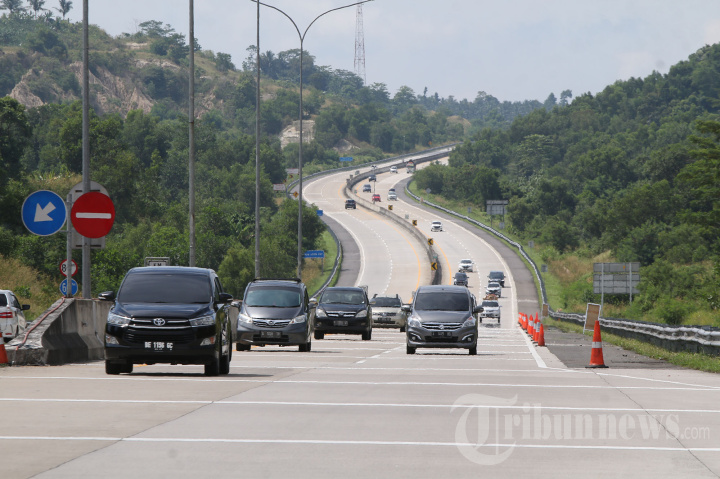 Tol Menuju Bakauheni Ramai Lancar