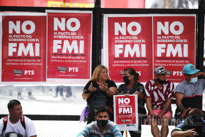 Tolak IMF, Demonstrasi Ricuh di Argentina