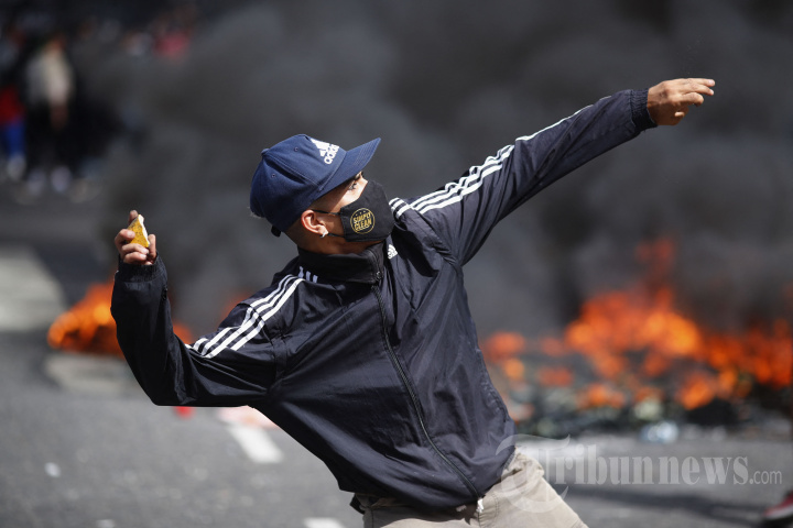 Tolak IMF, Demonstrasi Ricuh di Argentina