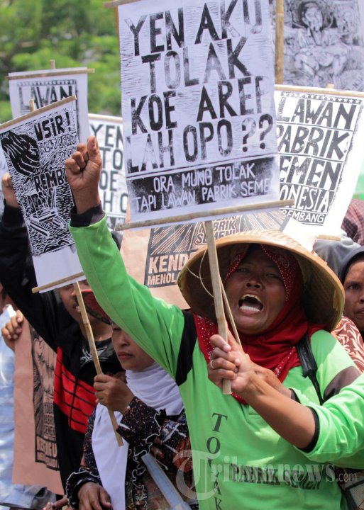 Tolak Pembangunan Pabrik Semen