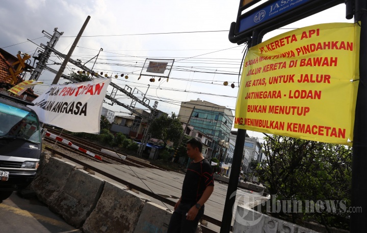 Tolak Penutupan Perlintasann KA Angkasa