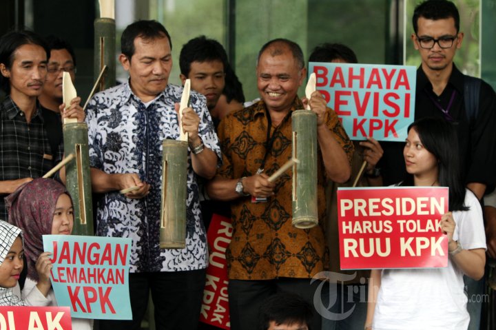 Tolak Revisi UU KPK