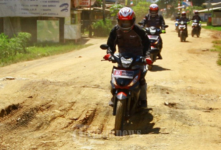 Touring 10 Rider Kendarai Supra GTR 150 R