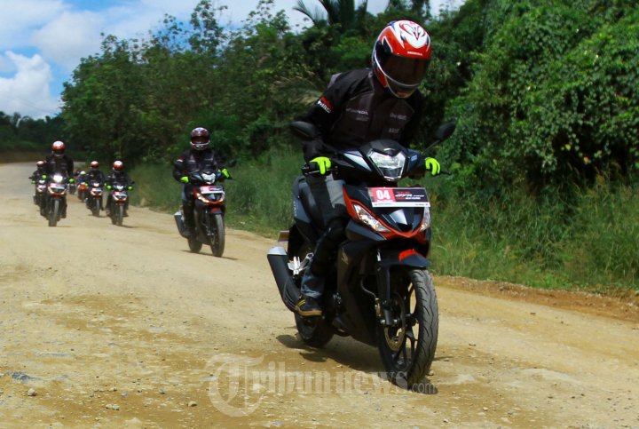 Touring 10 Rider Kendarai Supra GTR 150 R