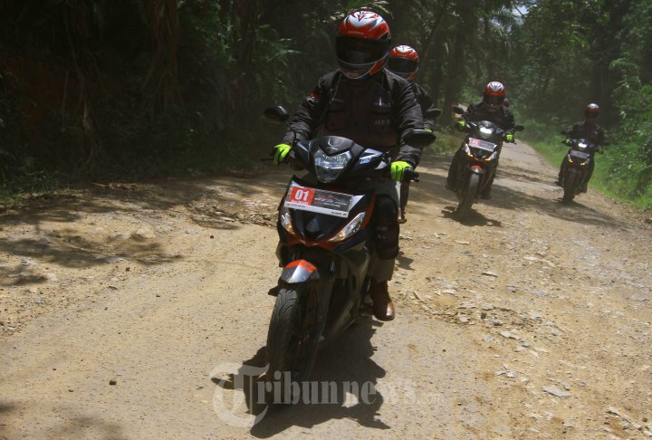 Touring 10 Rider Kendarai Supra GTR 150 R