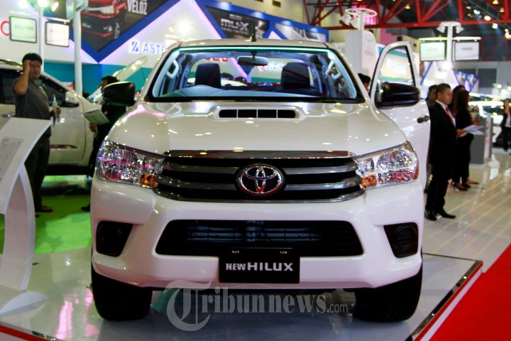 Toyota New Hilux di Ajang IIMS 2015