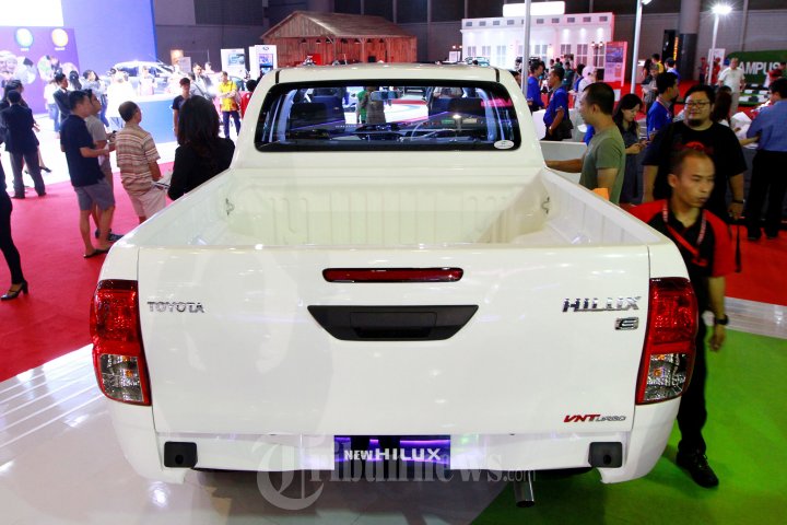 Toyota New Hilux di Ajang IIMS 2015