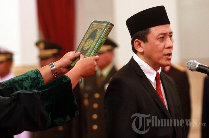 Triawan Munaf ketika saat dilantik oleh Presiden Joko Widodo menjadi kepala Badan Ekonomi Kreatif di Istana Negara, Jakarta Pusat, Senin (26/1/2015). Lembaga negara yang belum punya kantor ini akan mengurusi kuliner, fashion, kerajinan tangan, seni tari, animasi hingga permainan yang bisa menghasilkan devisa. 