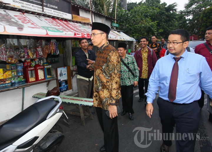 Tuan Guru Bajang Sambangi Tribun