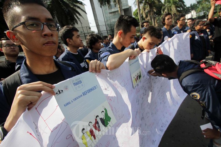 Tuntut 12 Mei Sebagai Hari Reformasi