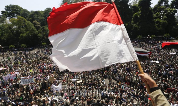 Uang Kuliah Naik Mahasiswa UGM Demo