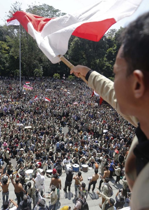 Uang Kuliah Naik Mahasiswa UGM Demo