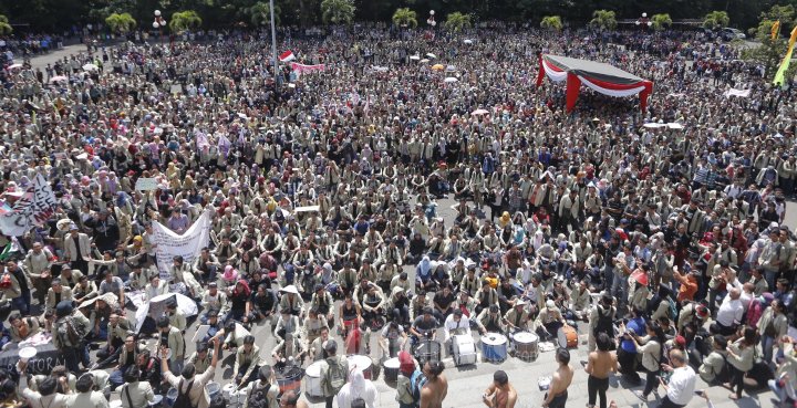 Uang Kuliah Naik Mahasiswa UGM Demo