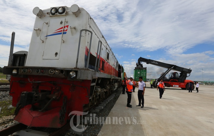 Uji Coba Kereta Barang KEK Sei Mangkei - Pelabuhan Belawan