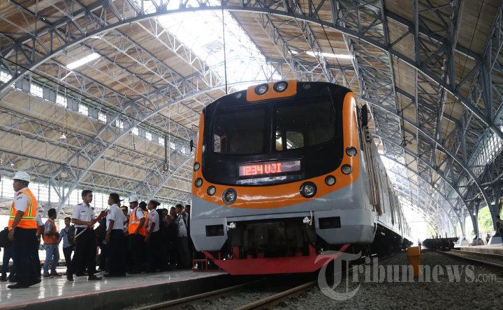 Uji Coba KRL di Stasiun Tj Priok