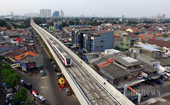 Uji Coba LRT Jakarta
