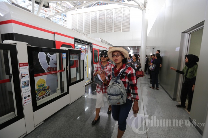 Uji Coba LRT Jakarta