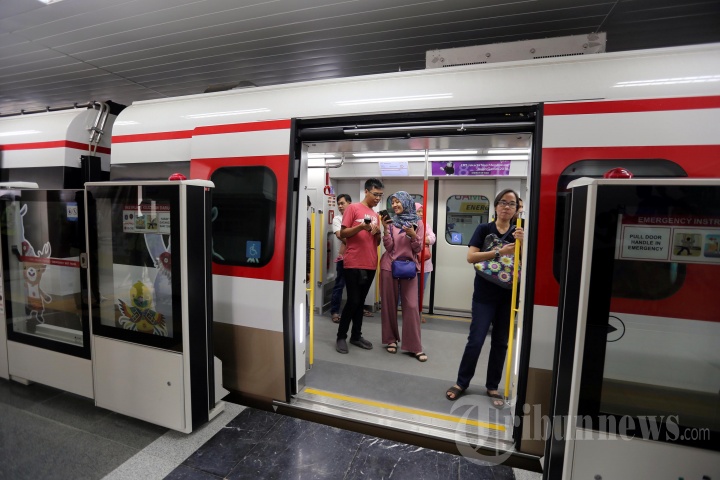 Uji Coba LRT Jakarta