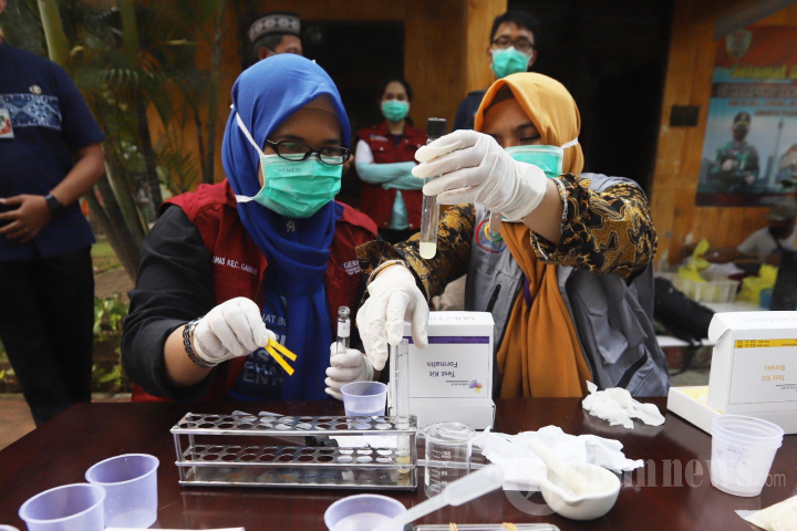 Uji Kelayakan Takjil di Kawasan Cideng