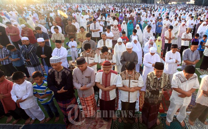 Umas Islam Shalat Ied di Taman Alun-Alun Bandung