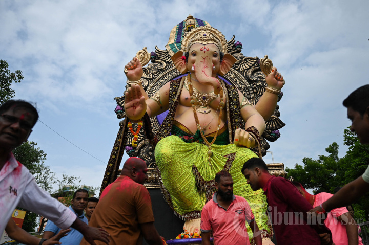Umat Hindu India Menyambut Festival Ganesh Chaturthi