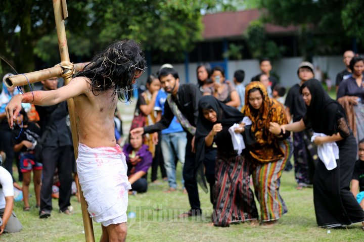 Umat Kristen Protestan Medan Adakan Drama Jalan Salib