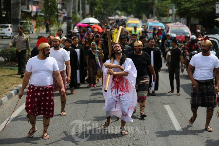 Umat Kristen Protestan Medan Adakan Drama Jalan Salib