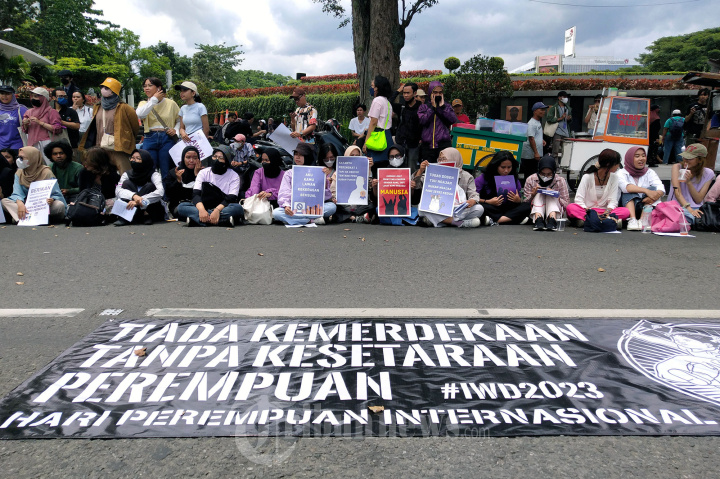 Unjuk Rasa Memperingati Hari Perempuan Sedunia 2023