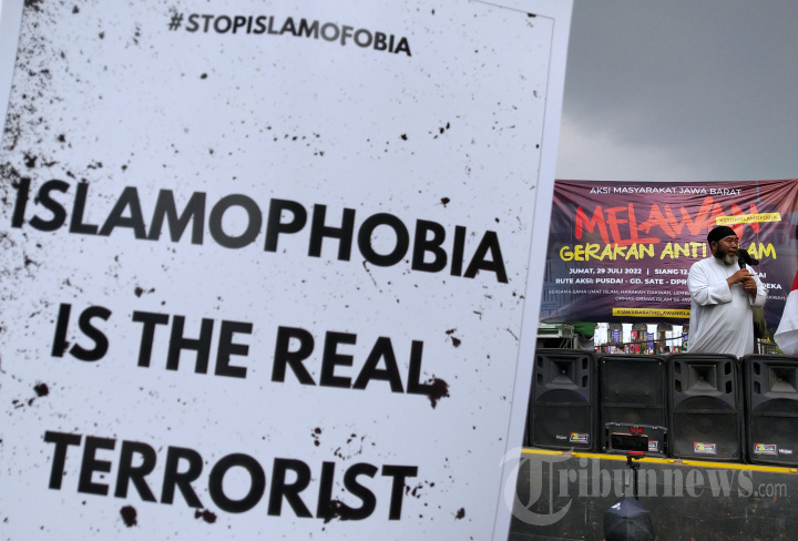 Unjuk Rasa Ormas Islam Se-Jabar Lawan Gerakan Anti Islam