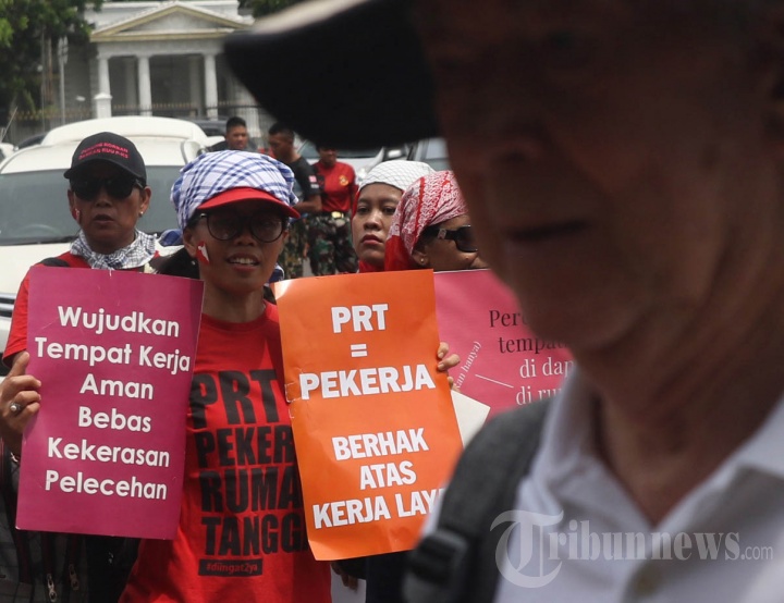Unjuk Rasa Perempuan Bangkit Menggugat